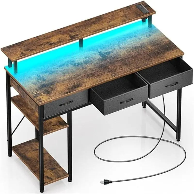 Bureau d'ordinateur avec alimentation