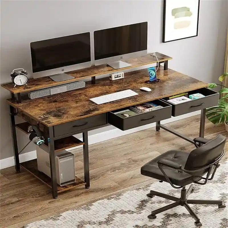 Bureau d'ordinateur avec alimentation