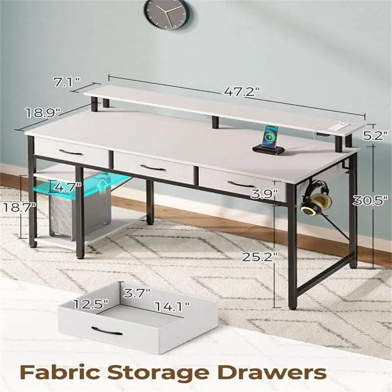 Bureau d'ordinateur avec alimentation